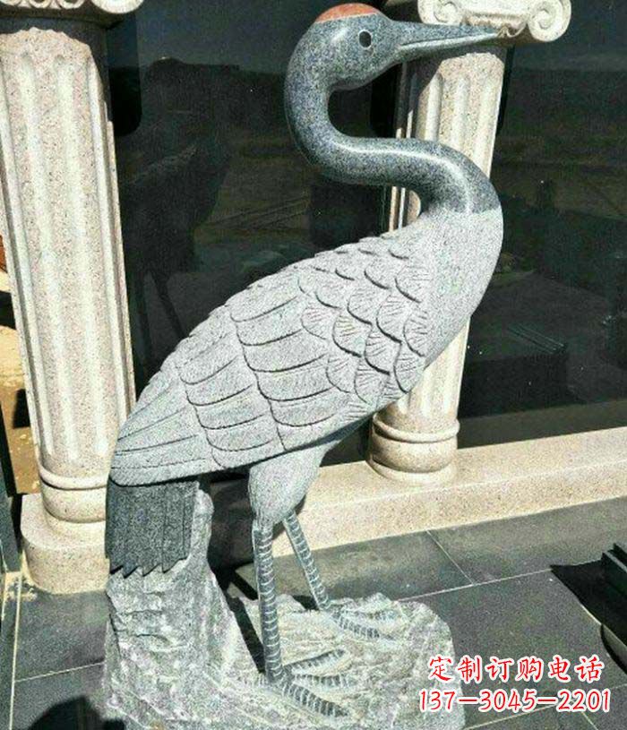 益阳传统工艺精雕丹顶鹤雕塑
