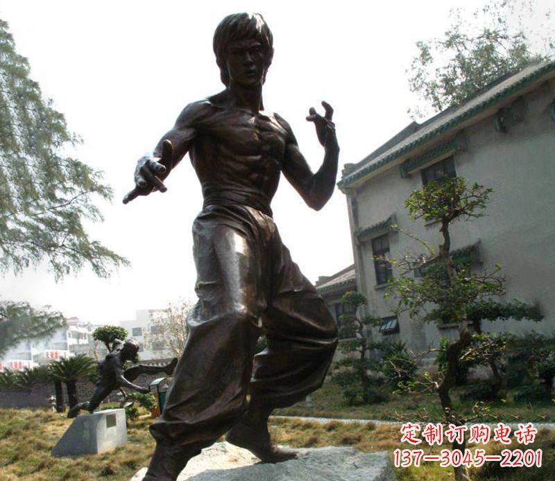 益阳传奇人物李小龙铜雕