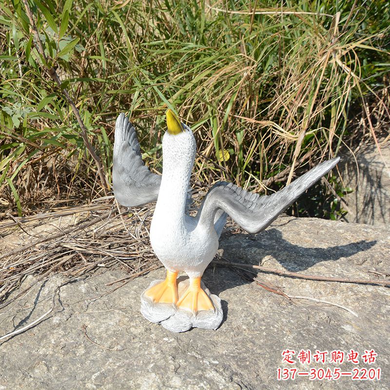 益阳雕塑少女与和平鸽