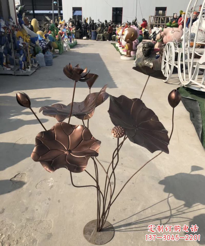 益阳精美锻铜荷花雕塑