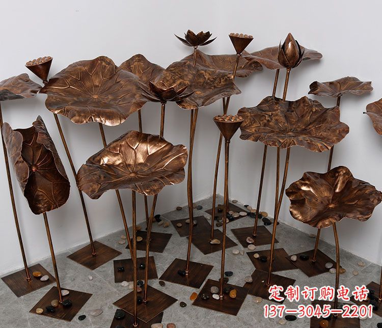 益阳锻铜荷花景观雕塑