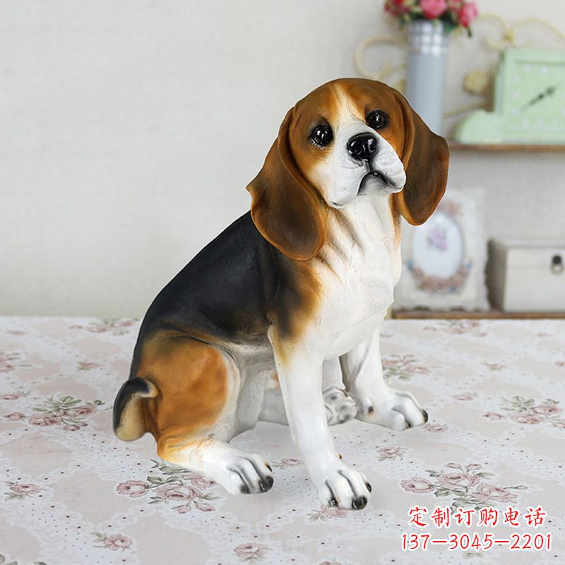 益阳玻璃钢蹲姿仿真比格犬雕塑
