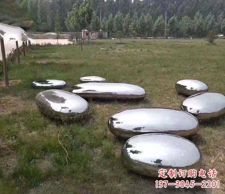 益阳鹅卵石抽象镜面不锈钢雕塑