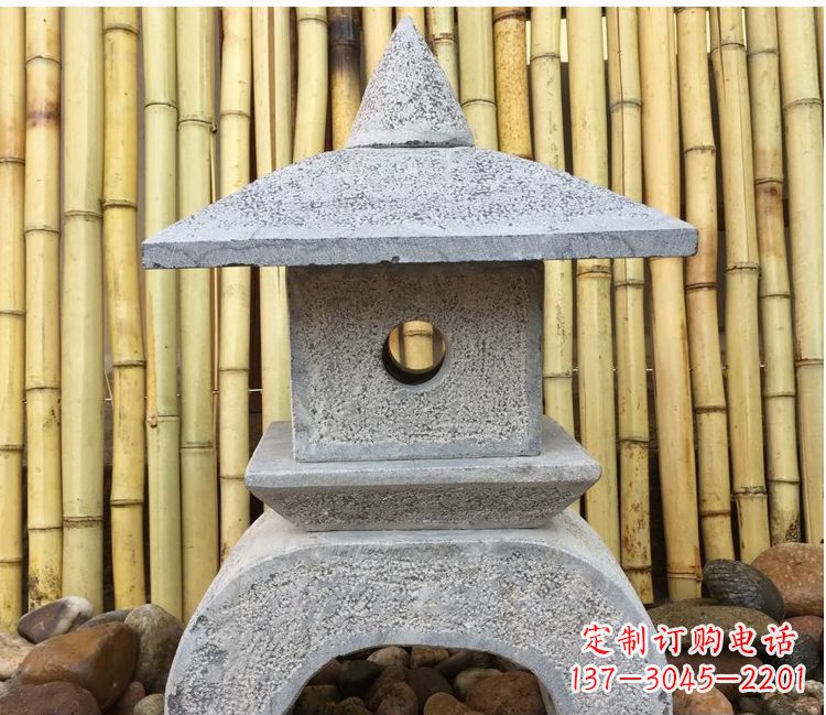 益阳古典灯笼石雕