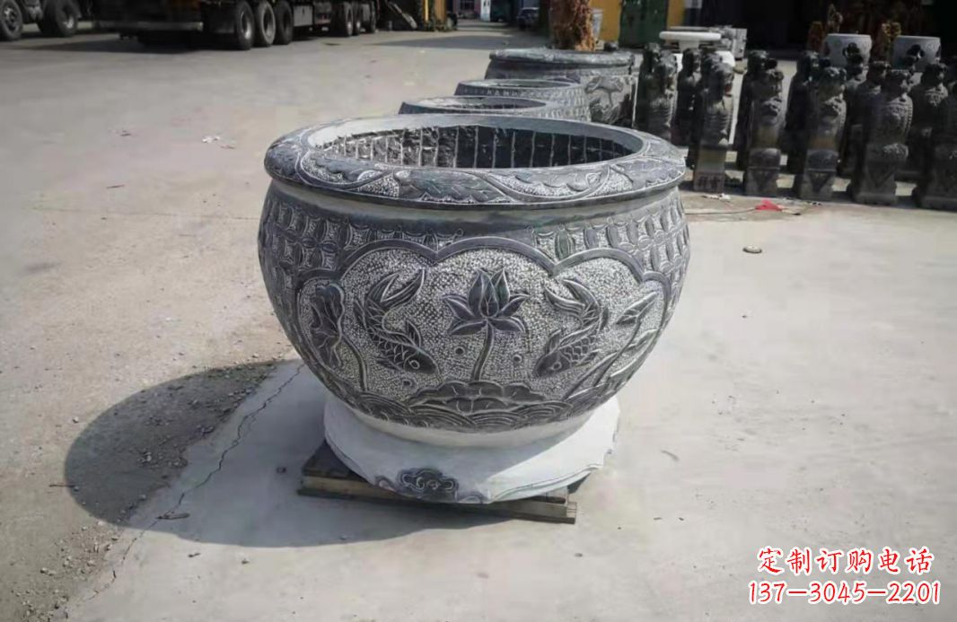 益阳仿古石水缸荷花鲤鱼石雕