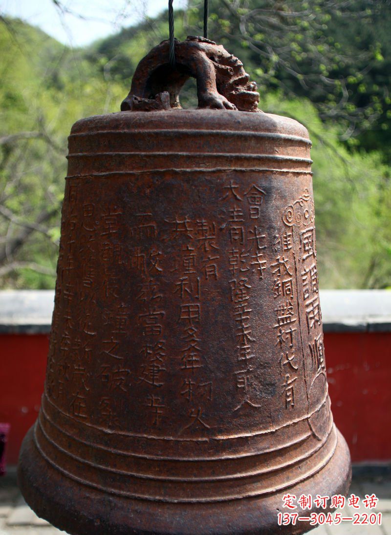 益阳古典工艺铜钟雕塑