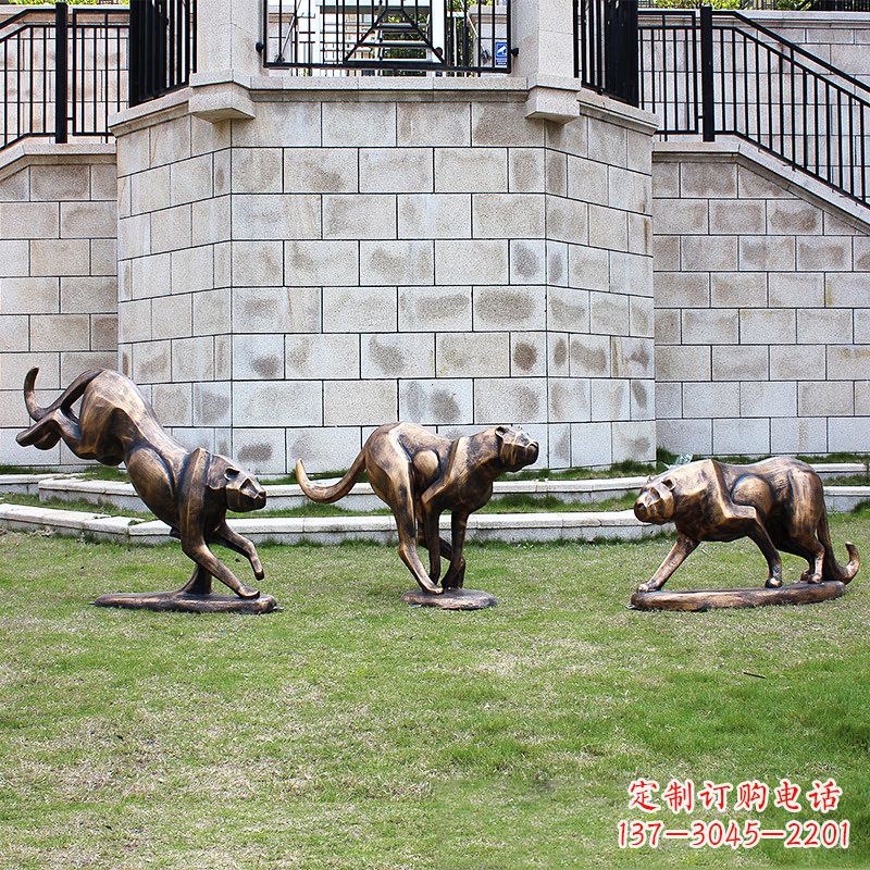 益阳仿铜金豹抽象玻璃钢雕塑