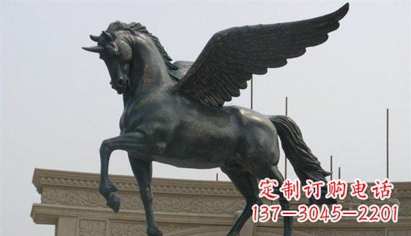 益阳马广场铜雕赋予空间无限魅力