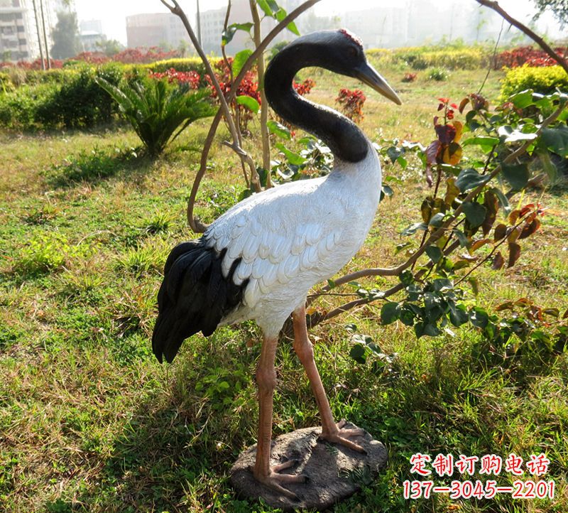 益阳精致仙鹤雕塑,飞翔在自由的天空