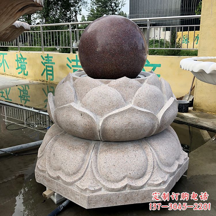 益阳金色彩绘风水球雕塑