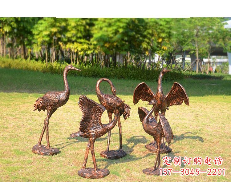 益阳仿铜钢玻璃摇头仙鹤雕塑