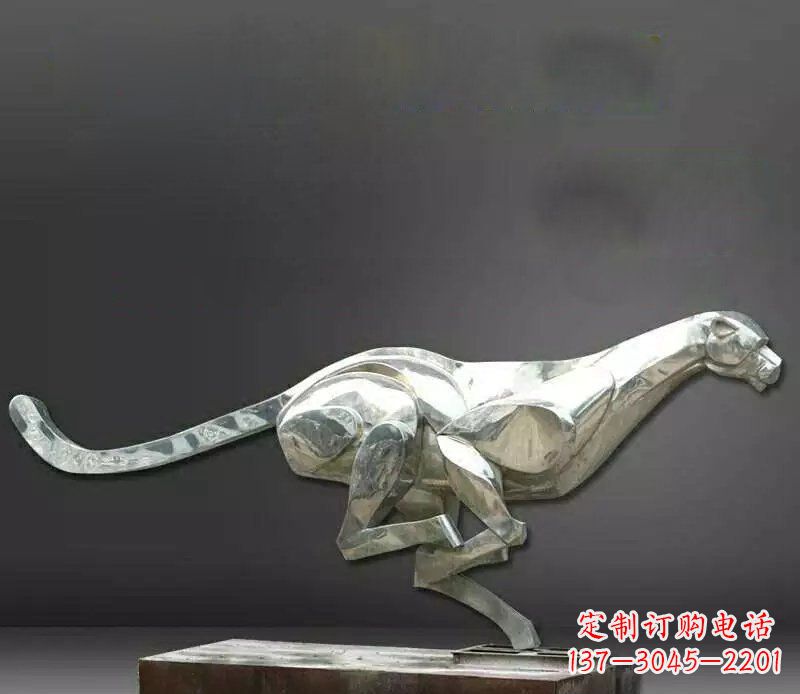 益阳公园不锈钢奔跑的豹子动物雕塑