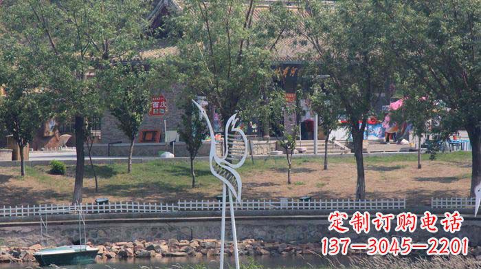 益阳融合瑞雪灵羽,灵灯晶莹不锈钢仙鹤雕塑