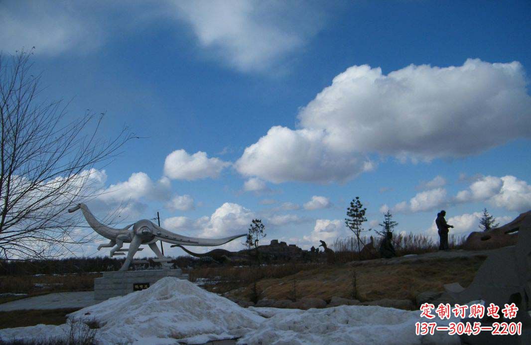 益阳非凡巨兽——不锈钢抽象恐龙雕塑