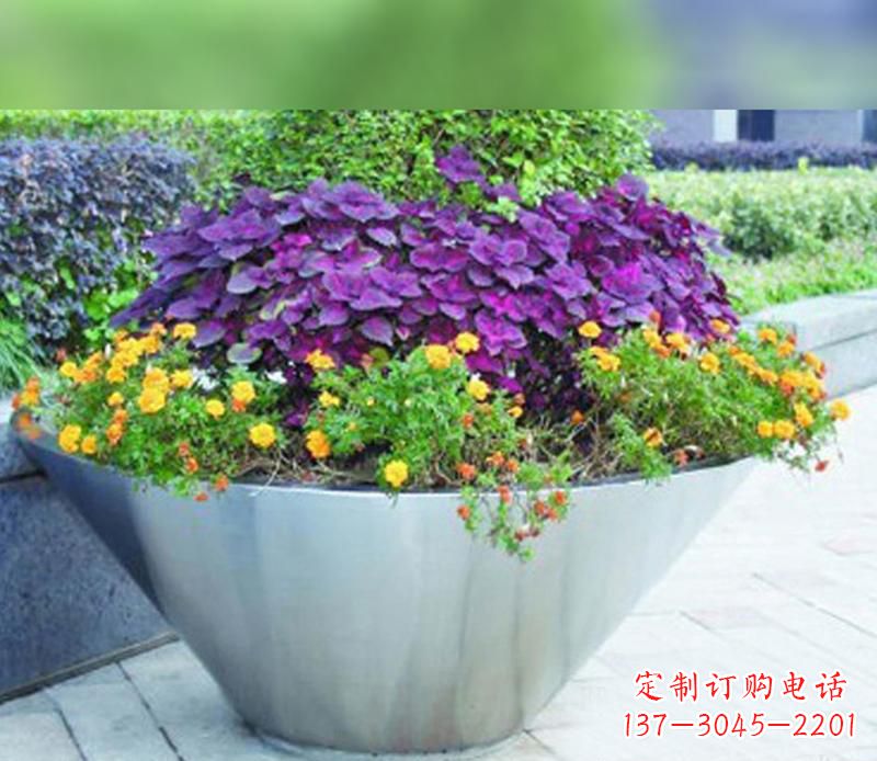 益阳中领雕塑精致无比的花盆雕塑