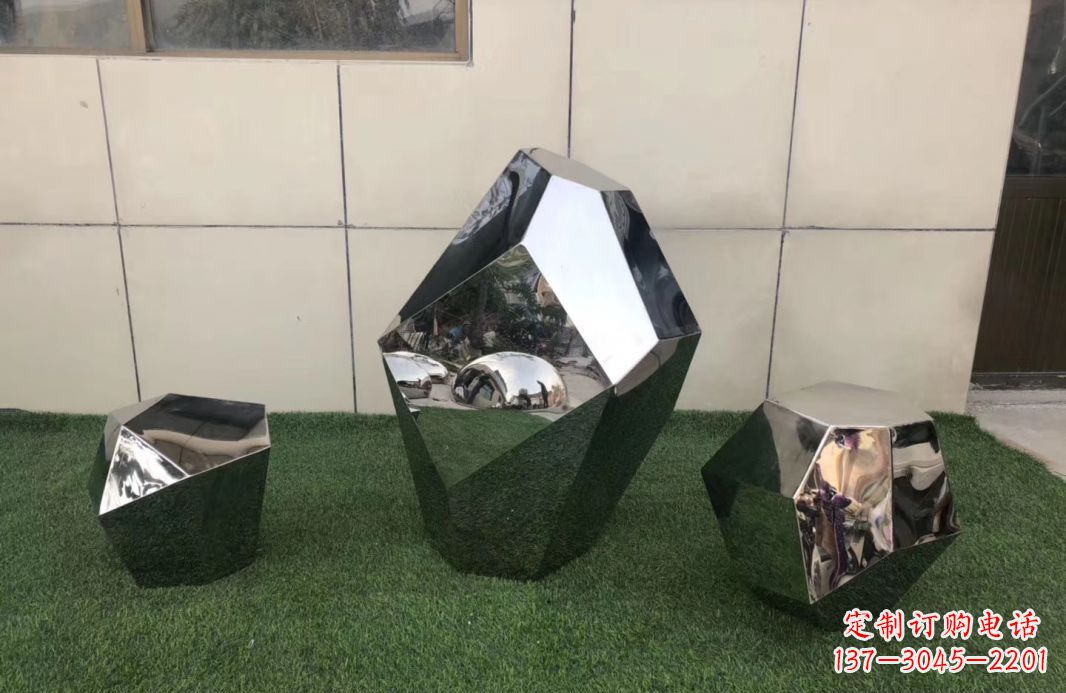 益阳高质感不锈钢鹅卵石雕塑