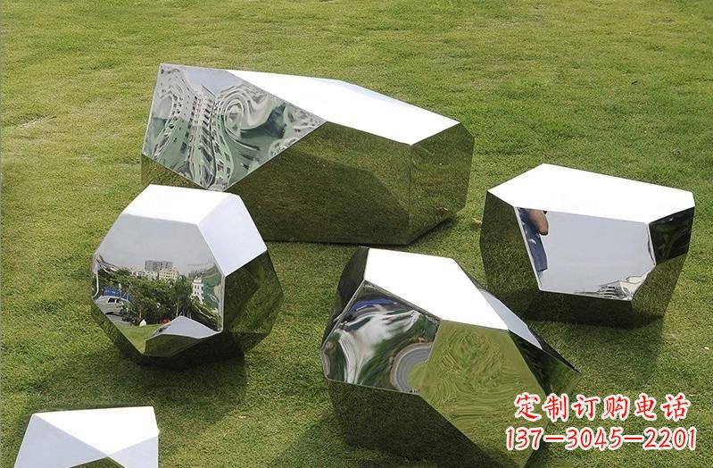 益阳精美不锈钢鹅卵石几何雕塑