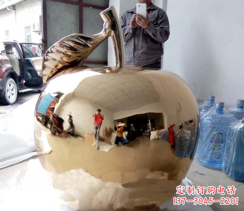 益阳精美的不锈钢镜面苹果雕塑