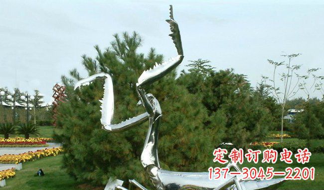 益阳不锈钢螳螂雕塑