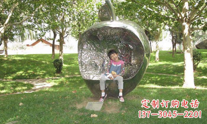 益阳精致雕刻不锈钢苹果座椅雕塑