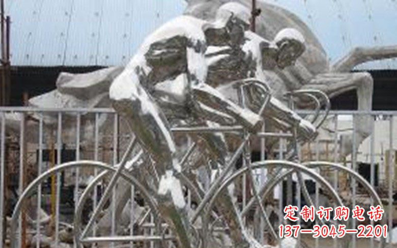 益阳铸造不锈钢骑自行车景观雕塑