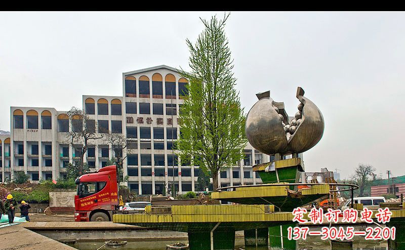益阳精美不锈钢石榴景观雕塑