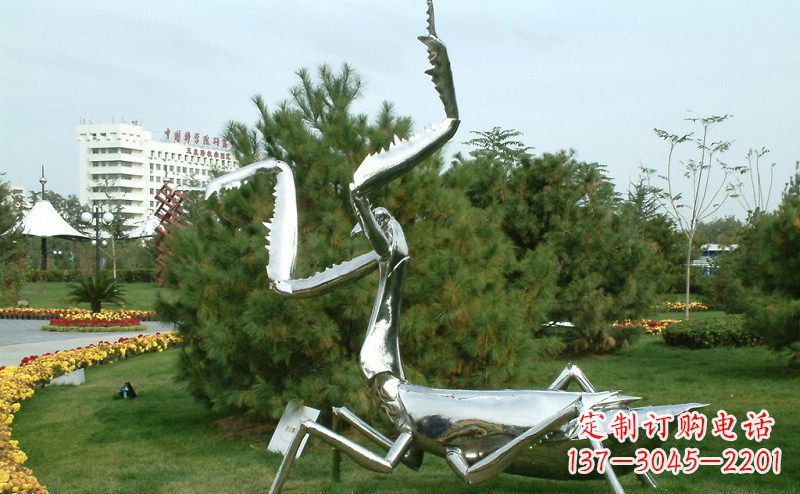 益阳不锈钢雕刻螳螂摆件