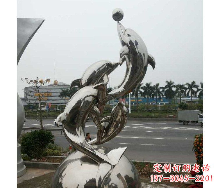 益阳海豚雕塑多功能不锈钢跳跃玩球