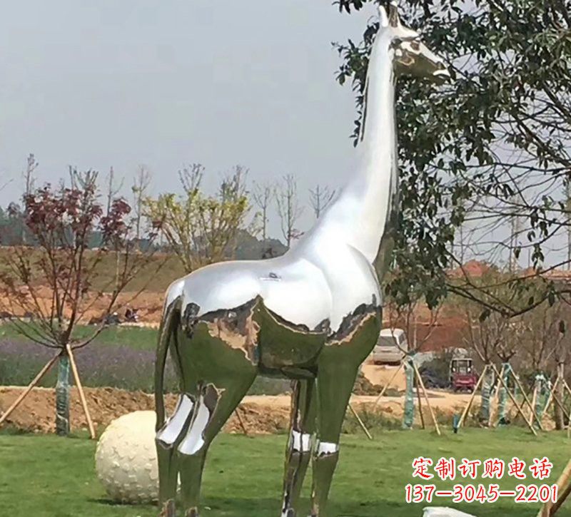 益阳公园不锈钢长颈鹿雕塑
