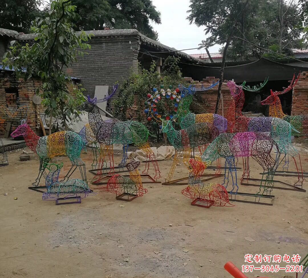 益阳彩色不锈钢镂空梅花鹿雕塑