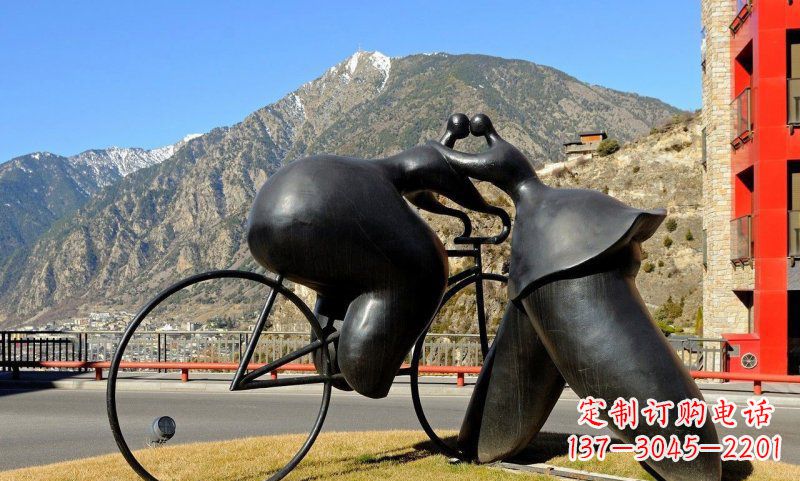 益阳铸铁自行车雕塑