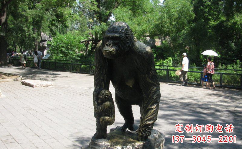 益阳象征力量的猩猩铜雕