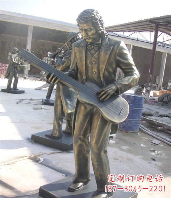 益阳西方人物铜吉他雕塑