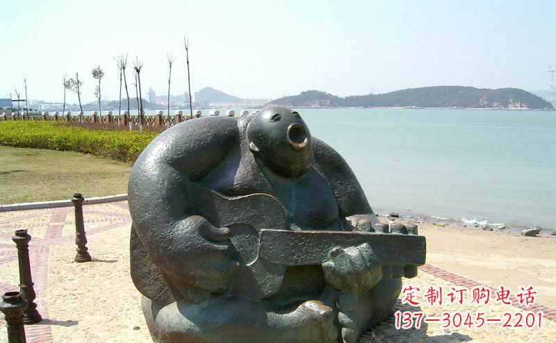 益阳音乐驻足,公园弹吉他铜雕