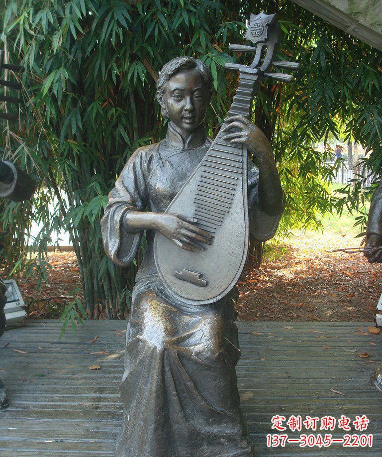 益阳精美绝伦的琵琶女郎铜雕