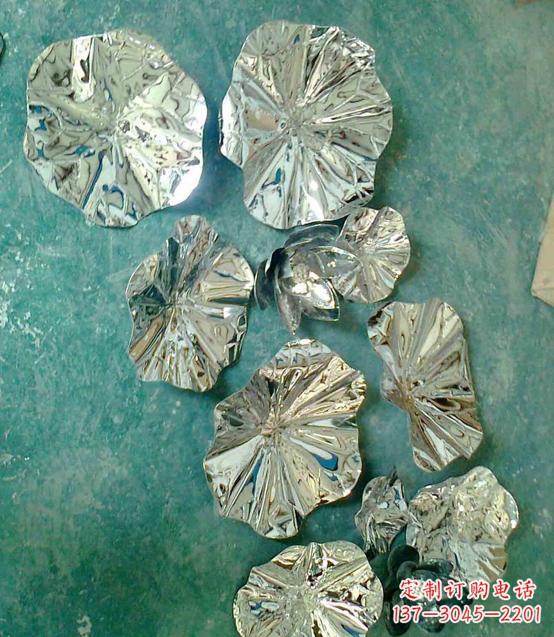 益阳精致锻铜荷叶造型雕塑