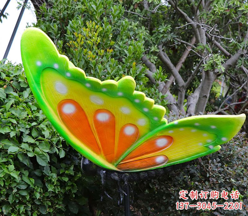 益阳公园花园草坪彩绘动物玻璃钢仿真蝴蝶雕塑