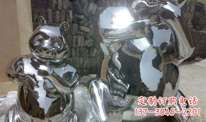 益阳真实不锈钢熊猫大型雕塑