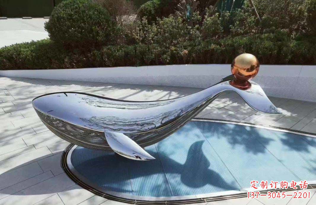 益阳新颖独特的镜面不锈钢海豚雕塑