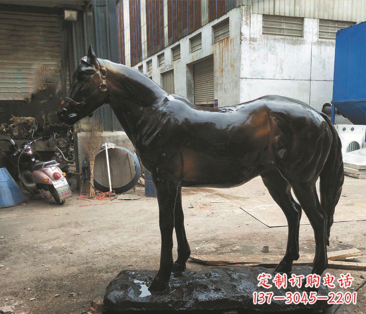 益阳玻璃钢仿铜雕塑栩栩如生的飞奔骏马