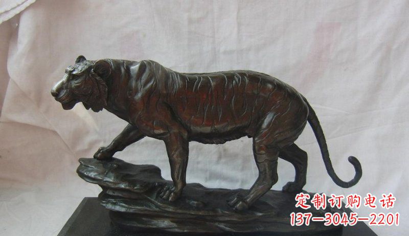 益阳公园老虎动物铜雕 (5)