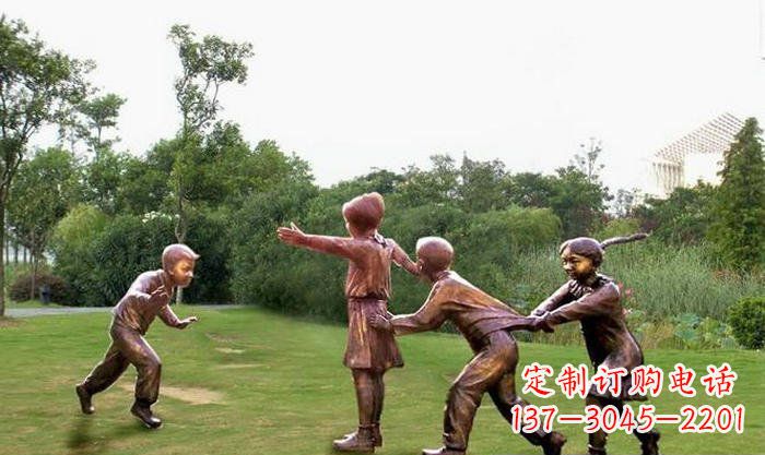 益阳风格多变的老鹰雕塑