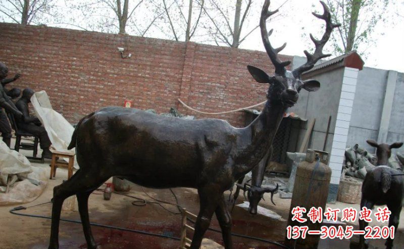 益阳精美梅花鹿铜雕,施展艺术之美
