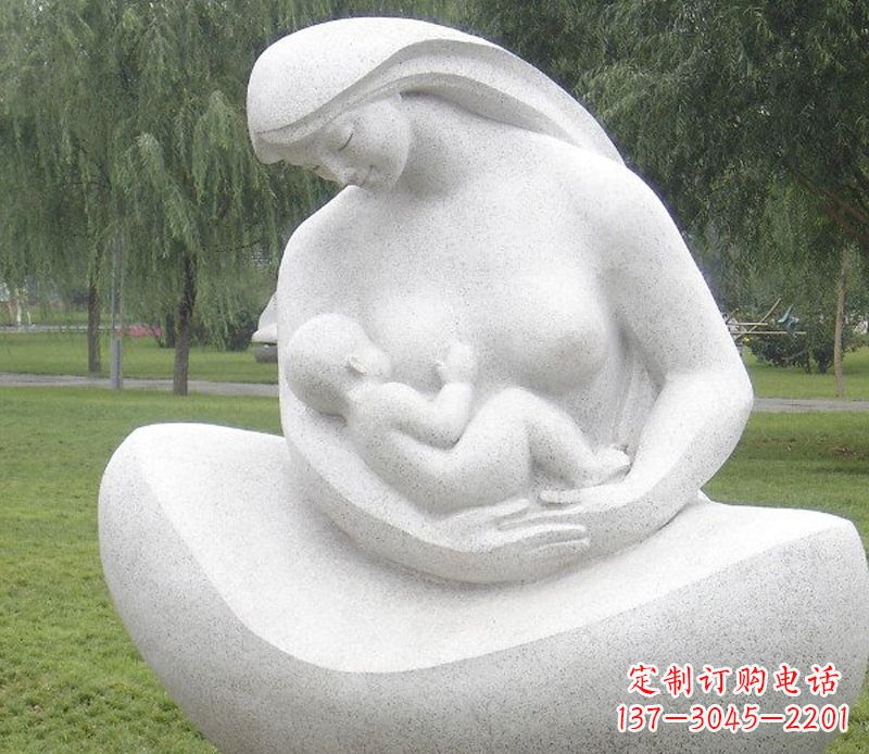 益阳精美母亲喂奶石雕塑