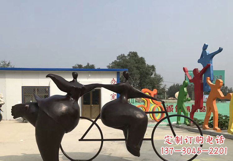 益阳青春无悔,精致自行车雕塑