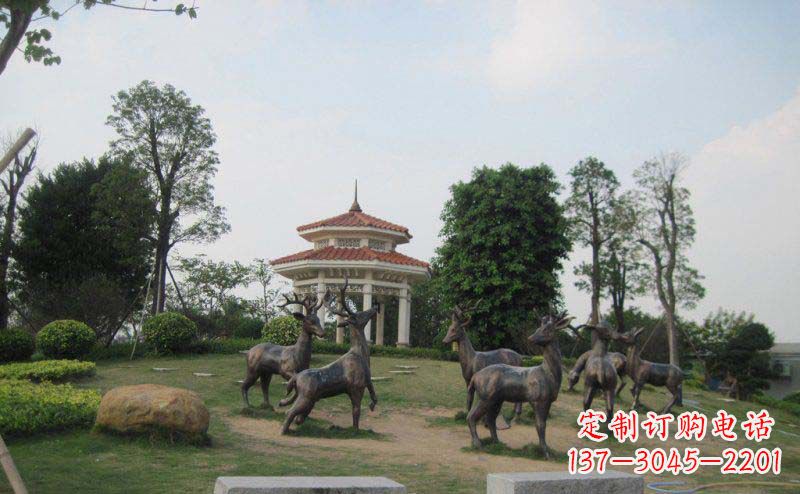 益阳公园群鹿动物铜雕