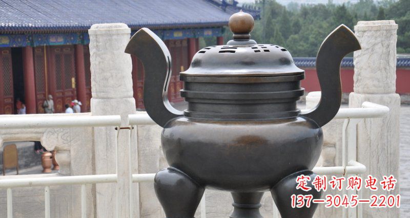 益阳公园三足圆香炉景观铜雕