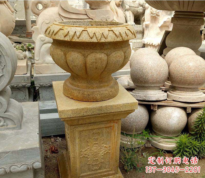 益阳砂岩花盆景观石雕--美观多彩的室外装饰