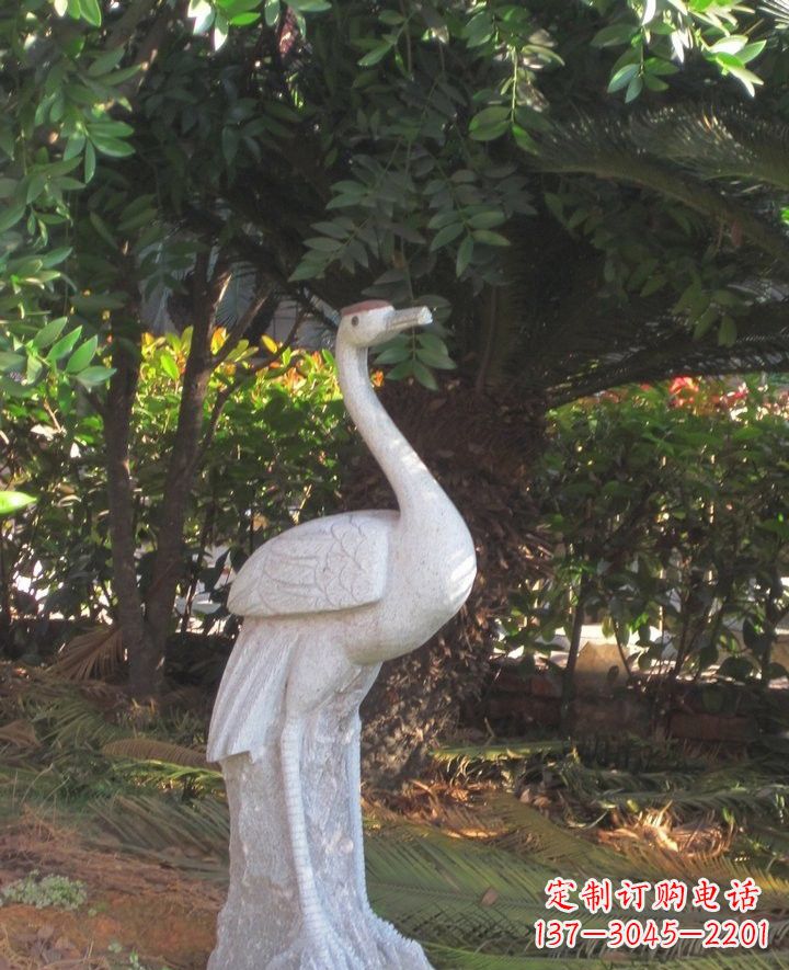 益阳仿真丹顶鹤凝结古朴之美的石雕