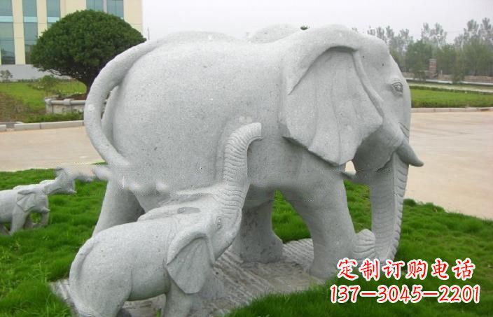 益阳公园石雕母子大象
